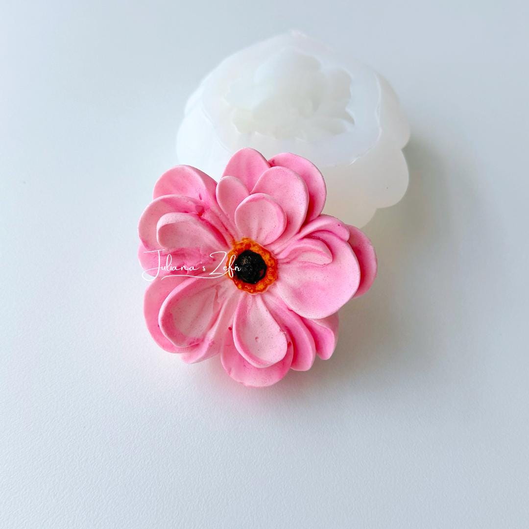 Ranunculus Helios Silicone Mold | food grade marshmallow zefir decorating tool